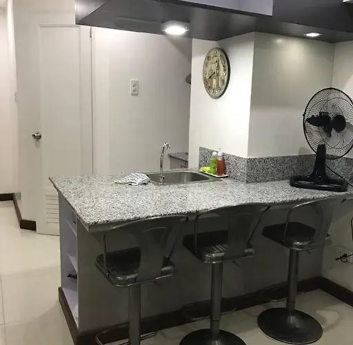 Loft Style Unit In Makati With Netflix Wifi Apartment Manila