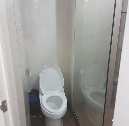 Loft Style Unit In Makati With Netflix Wifi Apartment *