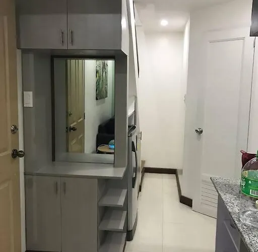 Loft Style Unit In Makati With Netflix Wifi Apartment